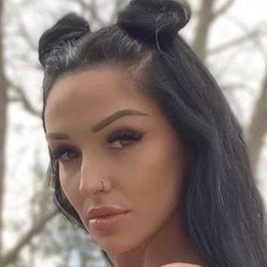 Amber Eileen, 36 (TikTok Star)
