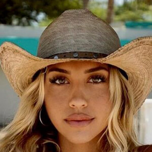 Amber Mozo, 30 (摄影家)