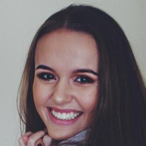 Amber Reynoldson, 25 (YouTube Star)