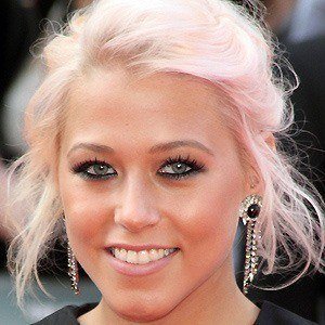 Amelia Lily image 3