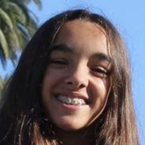 Amélie Girard, 19 (TikTok Star)