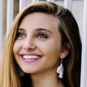 Amira Harvey, 22 (電視女演員)