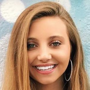 Amira Harvey, 22 (電視女演員)