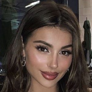 Amira Sahraoui, 32 (Instagram明星)