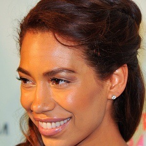 Amy Correa Bell image 3