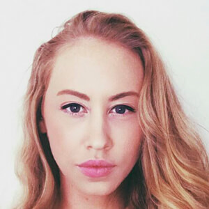 Amy Hembrow image 13