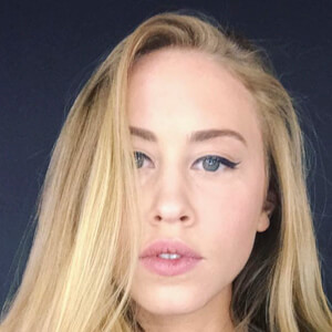 Amy Hembrow image 6