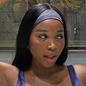 Amy Okoli, 24 (Instagram Star)