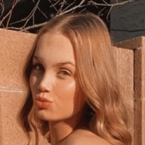 Amyamarie01, 24 (Estrella de TikTok)