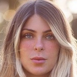 Ana Bruna, 30 (Instagram Star)