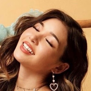 Ana Garrett, 28 (TikTok Star)