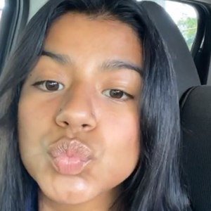 Ana Gomez, 23 (YouTube Star)