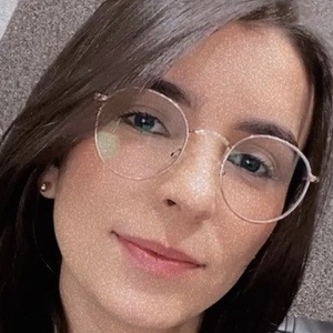 Ana Karoline, 33 (YouTube Star)