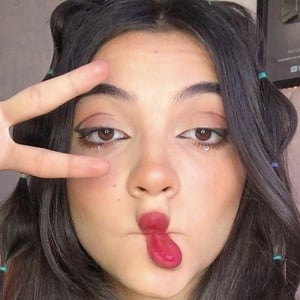 Ana Laura Lopes, 23 (YouTube Star)