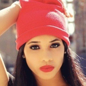 Ana Lou, 30 (R＆B歌手)