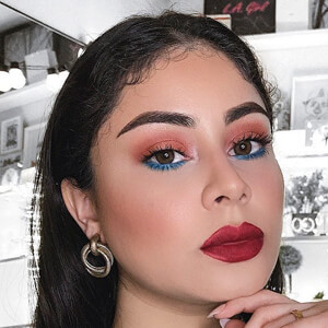 Ana Paula Salazar, 31 (TikTok明星)