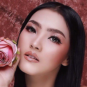 Ana Riana, 33 (TV Show Host)