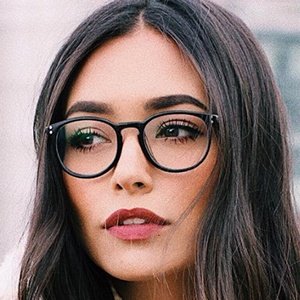 Ana Vbon, 38 (YouTube Star)