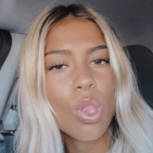 Anabelle Jean, 23 (TikTok Star)