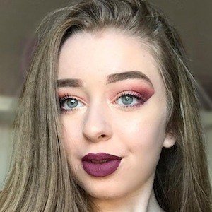 Anastasia Kingsnorth, 25 (YouTube明星)