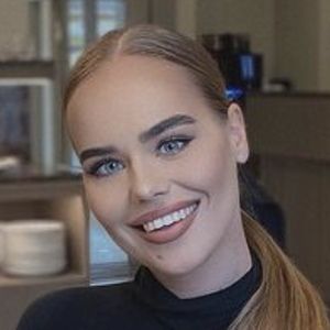 Anastasija Samochvalova, 30 (Instagram Star)