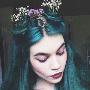 Anastasjia Louise, 31 (YouTube明星)