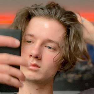 Andi Aston, 27 (TikTok Star)