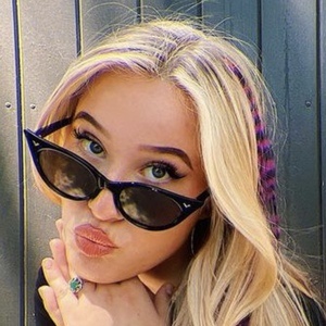 andimitchellll, 19 (TikTok Star)