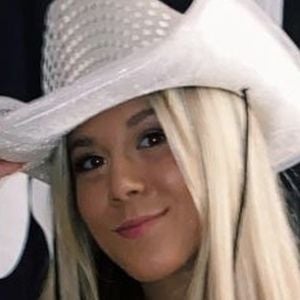 Andrea Lipkus, 23 (Porrista)