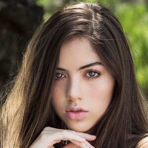 Andrea Tova, 26 (Người mẫu)