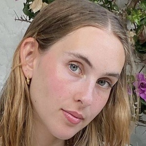 AndreawhisperingASMR, 26 (TikTok Star)