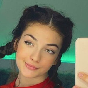 Andreea Bostanica, 21 (YouTuber)