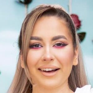 Andreea Corb, 24 (TikToker)