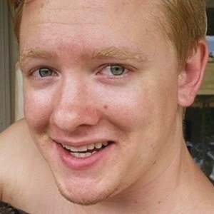 Andrew Kingsbury, 32 (Estrella de Instagram)