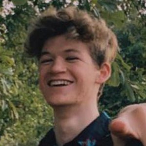 Andrew Knightman, 23 (Estrella de TikTok)