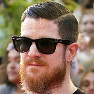 Andy Hurley, 45 (Baterista)
