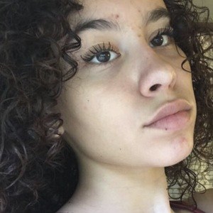 Anelise Silva, 24 (TikTok Star)