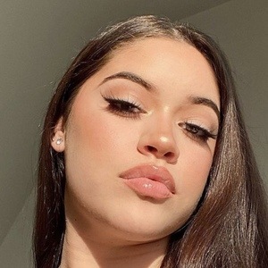 angeh, 22 (TikTok Star)