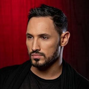 Angel Vivaldi, 40 (吉他手)