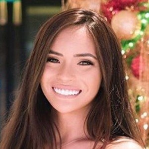 Angela Castellanos, 33 (Instagram Star)