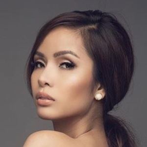 Angela Castellanos, 33 (Instagram Star)