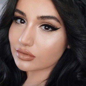 Angela Grigoryan, 31 (Makeup Artist)
