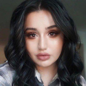 Angela Grigoryan, 33 (Makeup Artist)