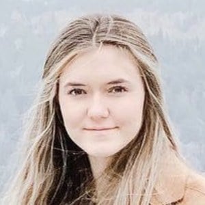 Angela Holm, 28 (TikTok明星)