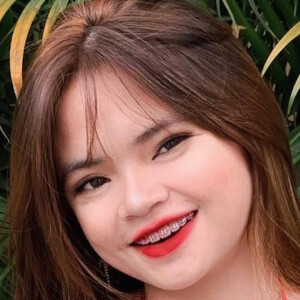 Angela Mae Evangelista, ? (Звезда Тиктока)