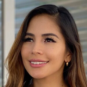 Ángela Serna, 37 (Model)