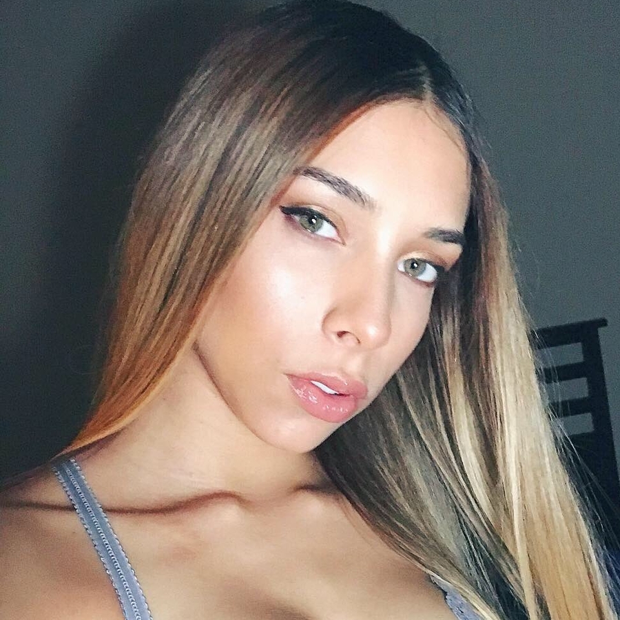 Angelica Ggx, 30 (Model)