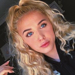 Angelika Oles image 3