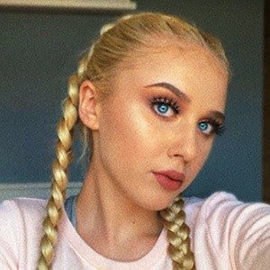 Angelika Oles image 4