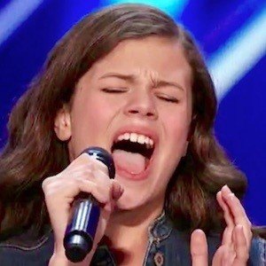 Angelina Green, 21 (流行歌手)